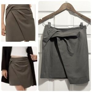 Aritzia Babaton Jethro Grey Faux Wrap Mini Skirt in Grey Size 00